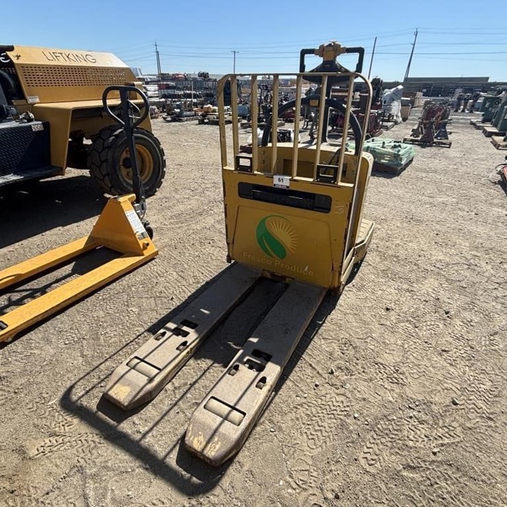 Yale Pallet Lift