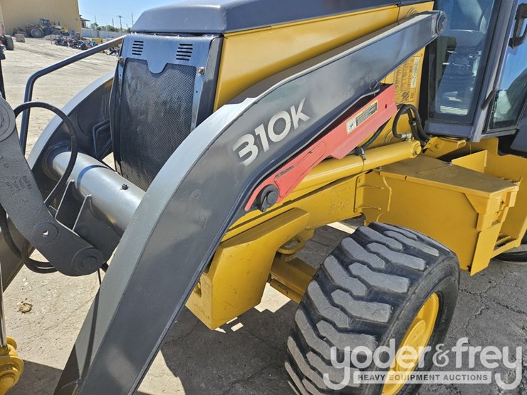 2013-deere-310k-image-16