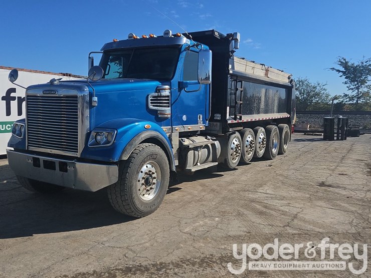 2019-freightliner-122sd-image-1