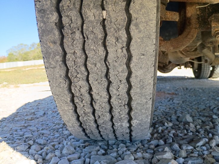 2003-ford-f550-image-102