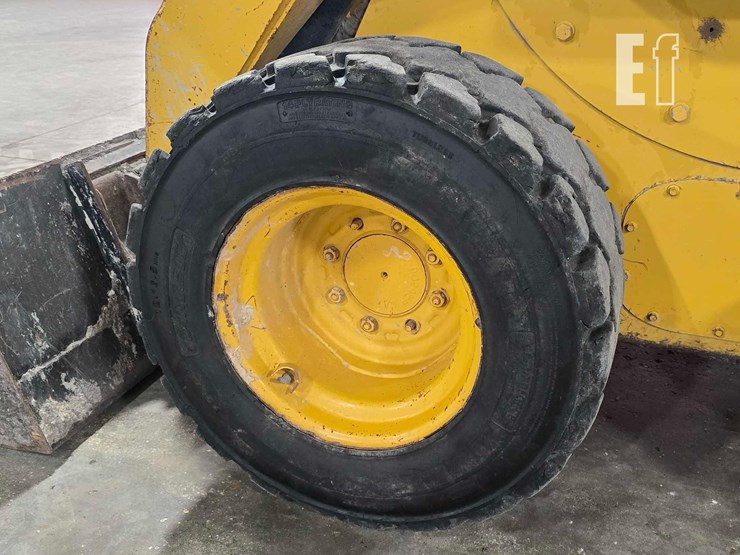 2012-caterpillar-252b3-image-22