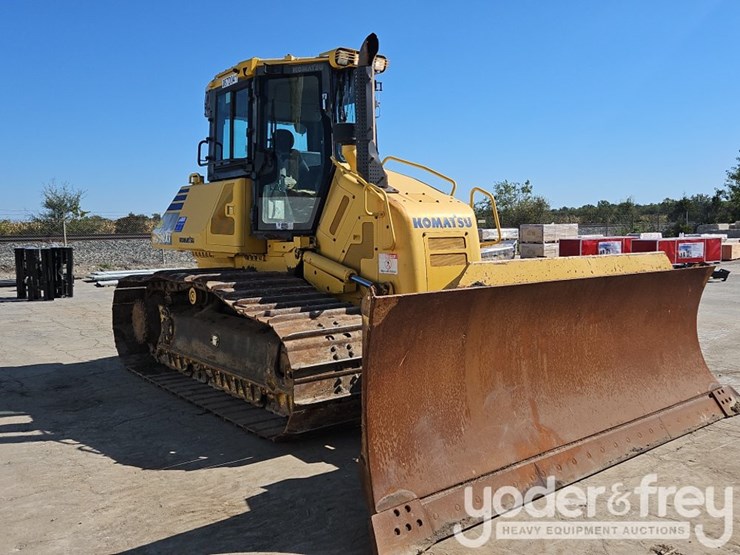 2015-komatsu-d61pxi-24-image-8