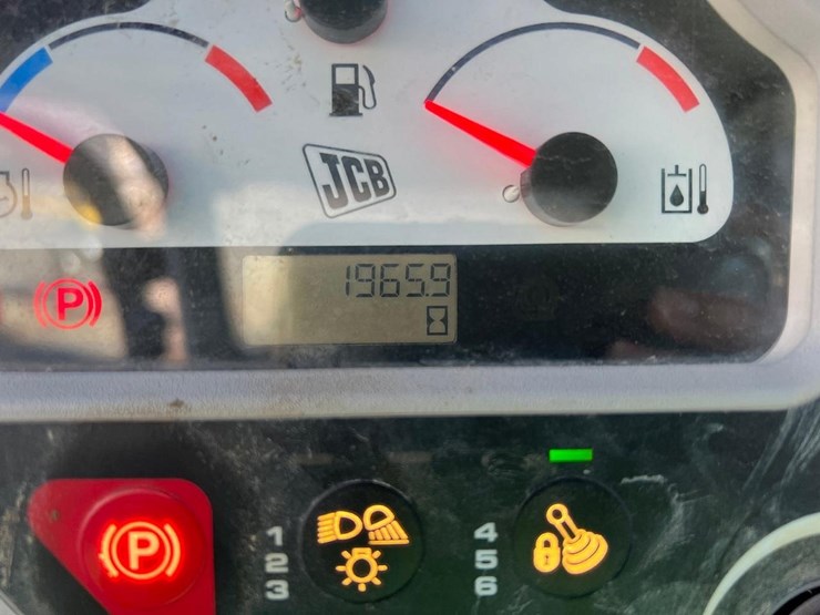 2019-jcb-270t-image-18