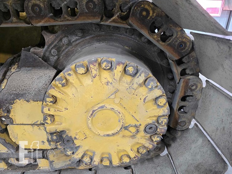 2021-caterpillar-d3-lgp-image-27