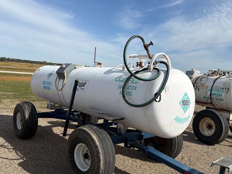 11-16-1450-gallon-nh3-tank,-16.5l---16.1-sl-tires-image-1