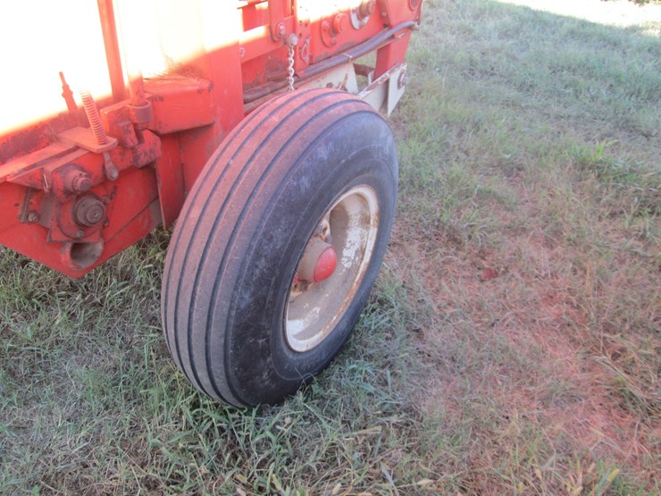 hesston-5500-image-12