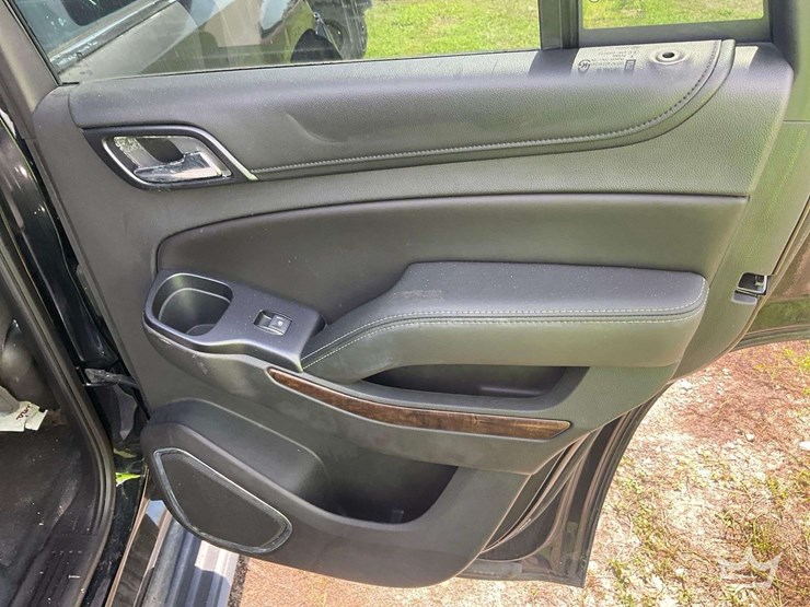 2018-chevrolet-tahoe-image-22