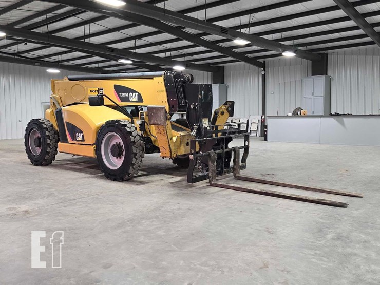 2018-caterpillar-tl1255d-image-2