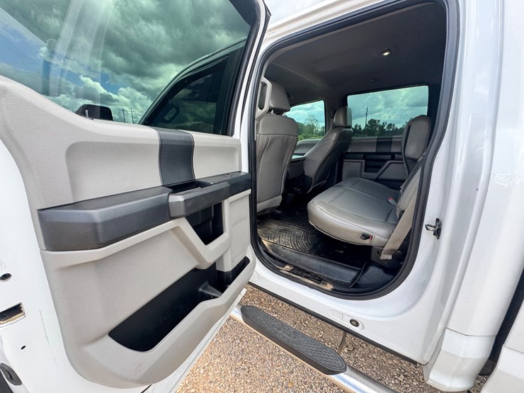 2019-ford-f250-xl-image-10