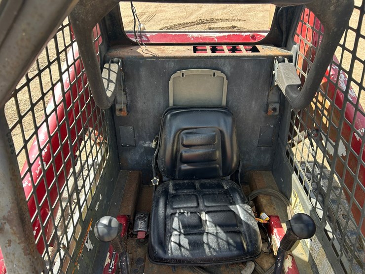 2005-bobcat-t190-image-11