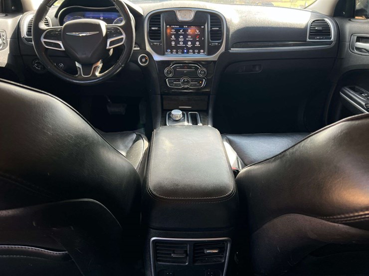 2020-chrysler-300-awd-3.6l-v6-sedan-(166,122-miles)-image-22