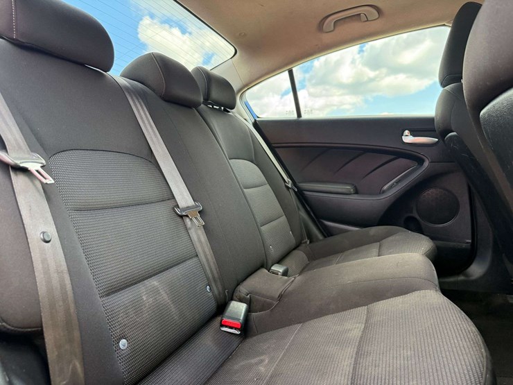 2017-kia-forte-4-door-sedan-(101,833-miles)-image-21
