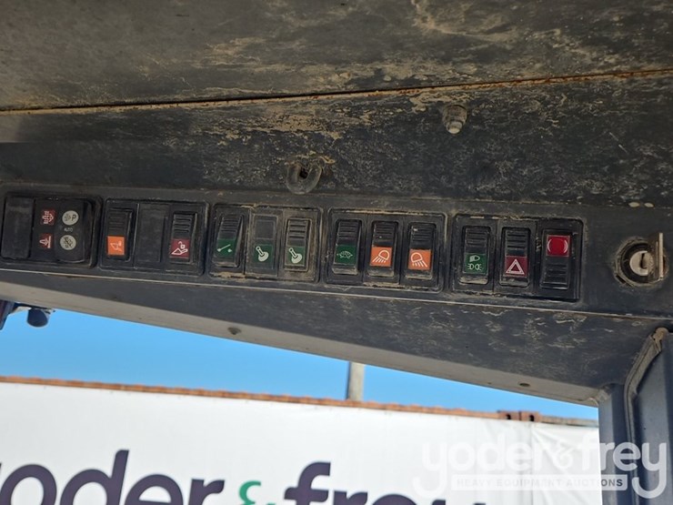 2019-deere-204l-image-18