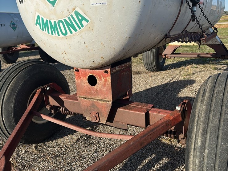 11-11-1450-gallon-nh3-tank,-16.5l--16.1-tires-image-4