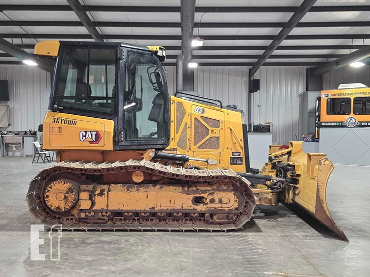 2021-caterpillar-d3-lgp-image-6