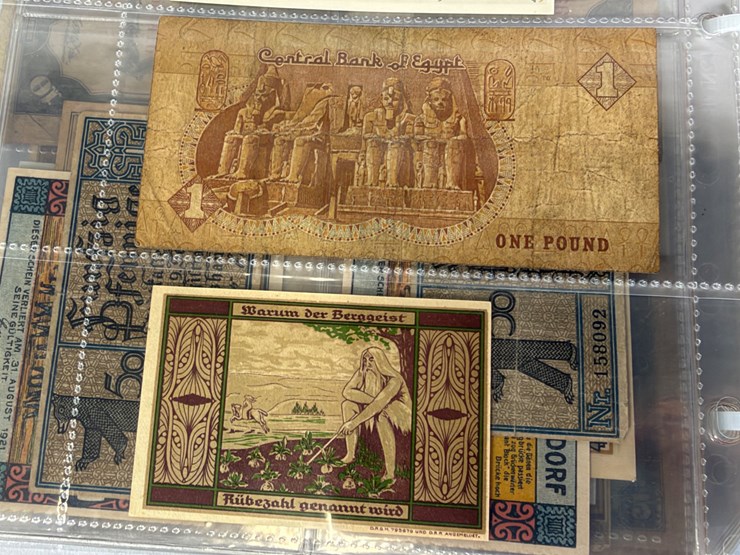 #40307-•-foreign-currency-bank-notes-image-48