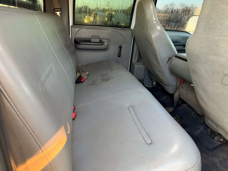 2007-ford-f550-image-16