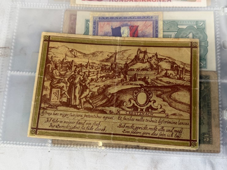 #40307-•-foreign-currency-bank-notes-image-22