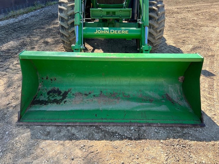 2015-john-deere-6115m-image-13