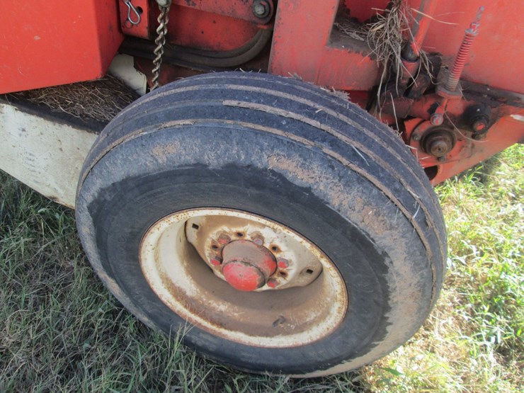 hesston-5500-image-5