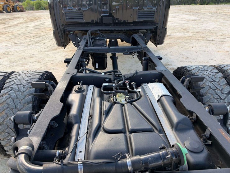 2023-ford-f450-image-16
