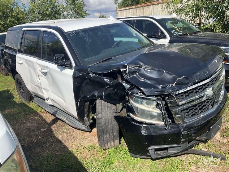 2018-chevrolet-tahoe-image-3