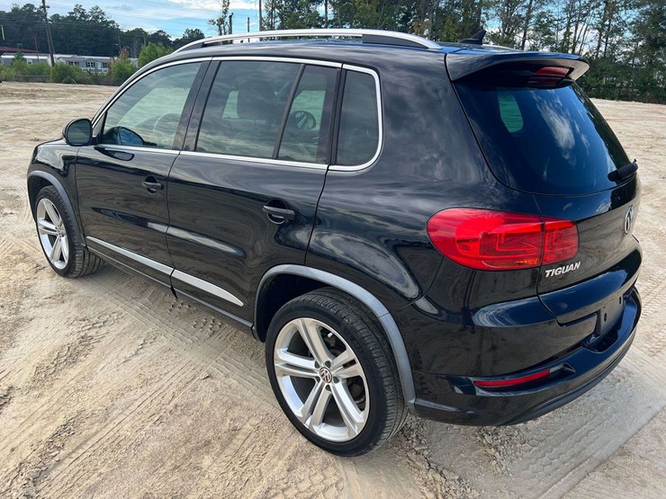 2016-volkswagen-tiguan-image-2
