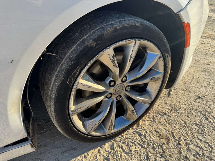 2015-chrysler-200s-4dr-awd-sedan---133,772-miles-image-24