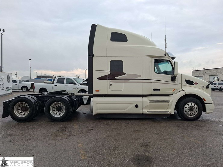 2020-peterbilt-579-image-4