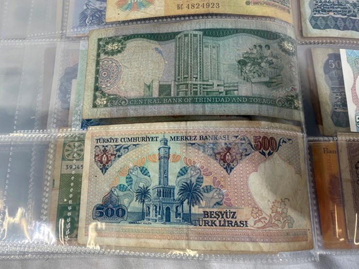 #40310-•-foreign-currency-bank-notes-image-143