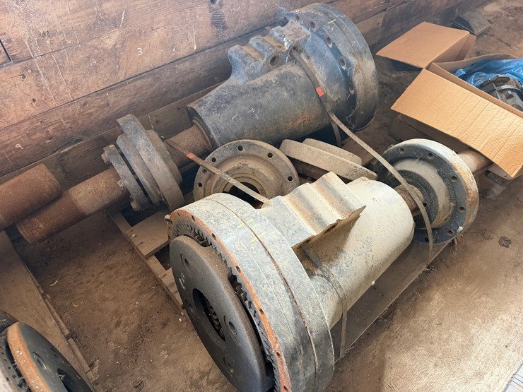 #1610-•-new-holland-t9.450-planetary-final-drive-assemblies-450/460-series-axle-applications-image-4