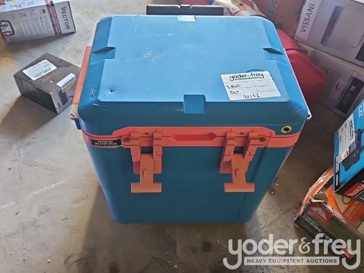 blue-magellan-cooler-image-1