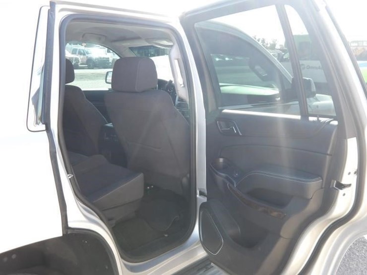 2018-chevrolet-tahoe-image-12