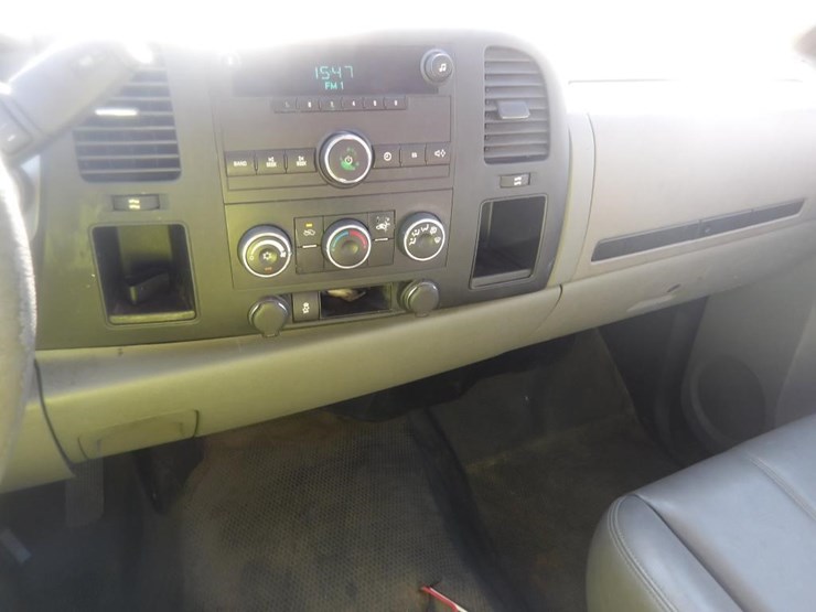 2013-chevrolet-2500-image-16