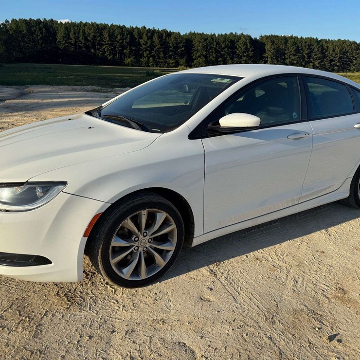2015 Chrysler 200S 4DR AWD Sedan - 133,772 Miles