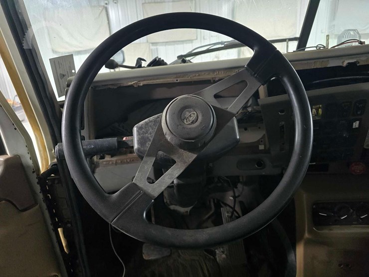 2005-mack-granite-cv713-image-10