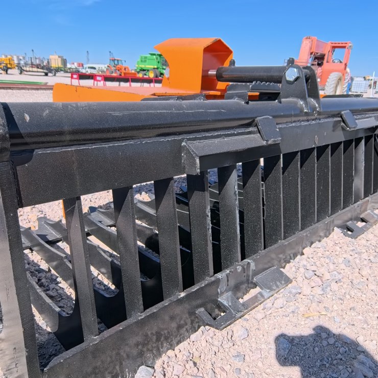 #3077 • NEW Skid Steer Quick Attach 76 Inch Skeleton Grapple