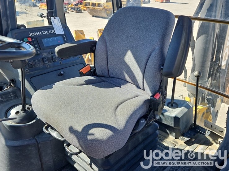 2018-deere-410l-image-36