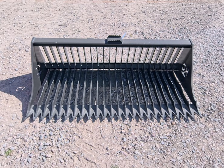 #3075-•-new-skid-steer-quick-attach-72-inch-fine-skeleton-bucket-image-1