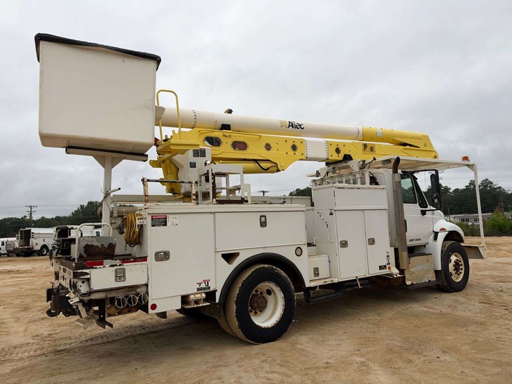 2017-international-durastar-4400-image-3