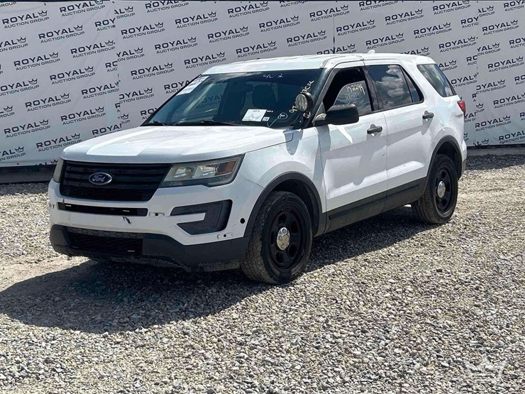 2016-ford-explorer-image-1