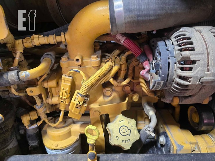 2020-deere-650k-image-21