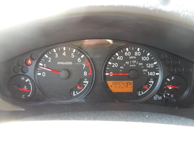 2018-nissan-frontier-sv-image-17