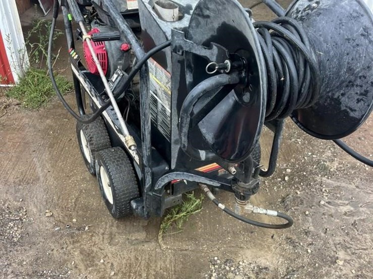 mi-t-m-steam-pressure-washer-image-2