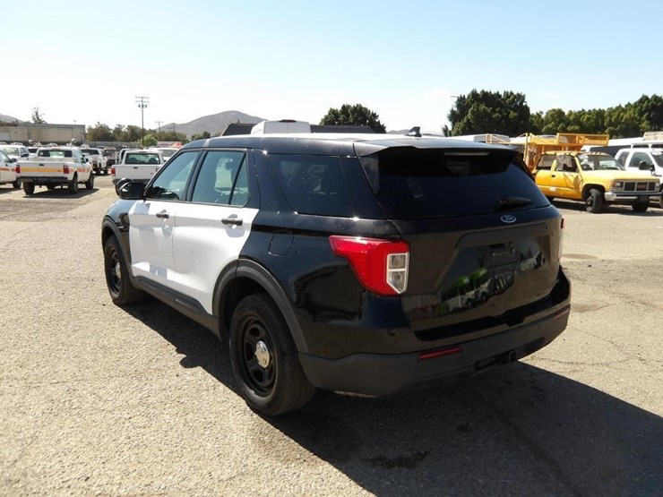 2020-ford-explorer-image-4