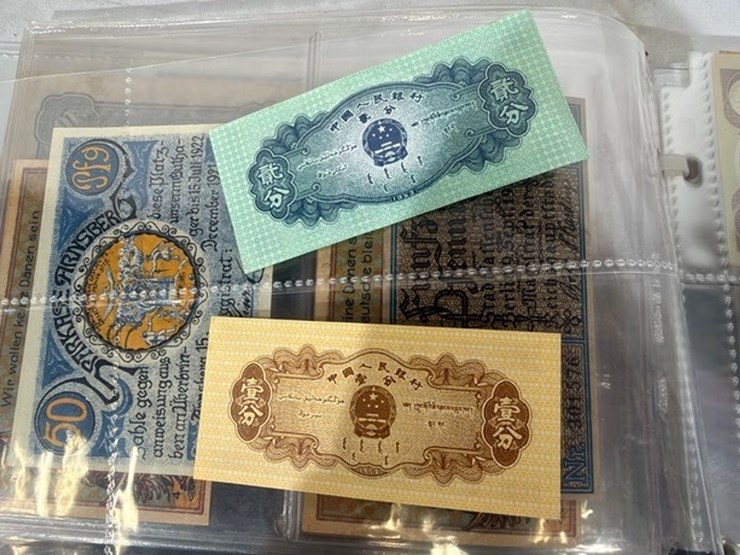 #40310-•-foreign-currency-bank-notes-image-49