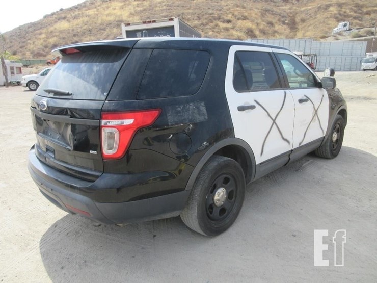 2015-ford-explorer-image-3