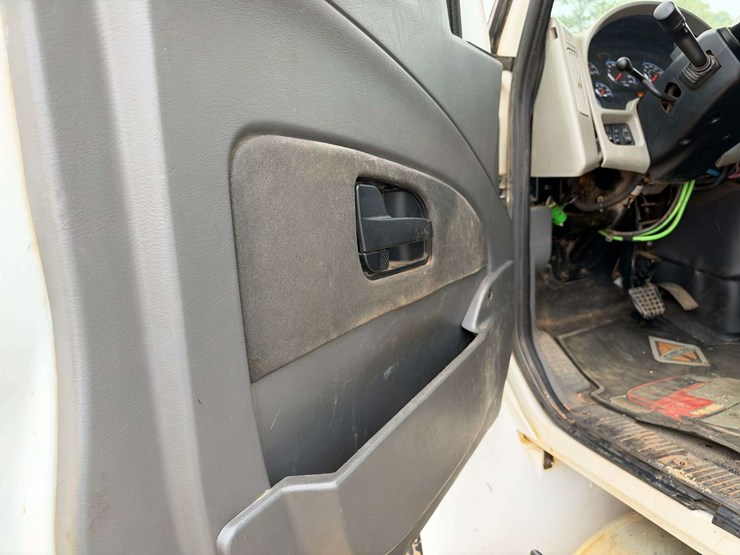 2017-international-durastar-4400-image-9