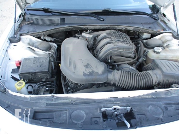 2021-chrysler-300-image-5