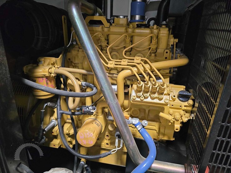 2015-caterpillar-xq30-8-image-14